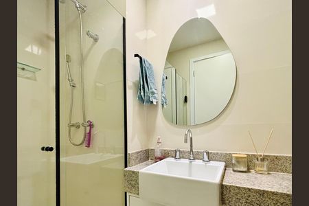 Apartamento para alugar com 77m², 2 quartos e 1 vaga