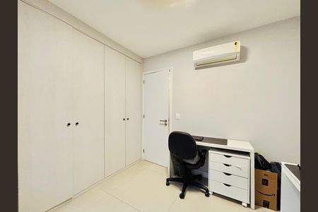 Apartamento para alugar com 77m², 2 quartos e 1 vaga
