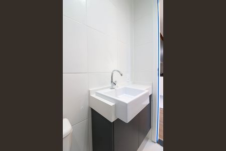 Banheiro de apartamento para alugar com 2 quartos, 34m² em Jardim Caravelas, São Paulo