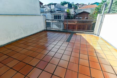 Casa para alugar com 199m², 2 quartos e 1 vaga Casa para alugar com 199m², 2 quartos e 1 vagaVaranda