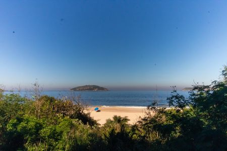 Apartamento à venda com 70m², 2 quartos e 3 vagasVista