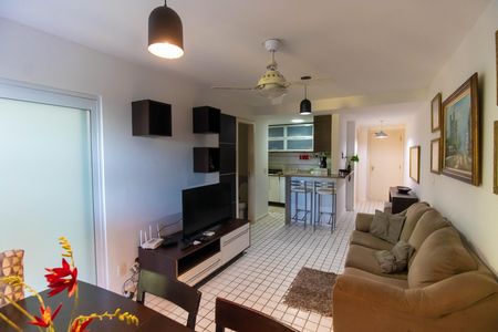 Apartamento à venda com 70m², 2 quartos e 3 vagasSala