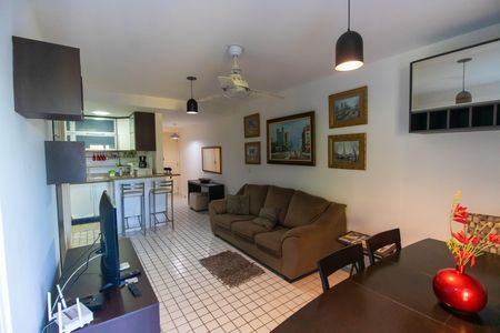 Sala de apartamento à venda com 2 quartos, 70m² em Camboinhas, Niterói