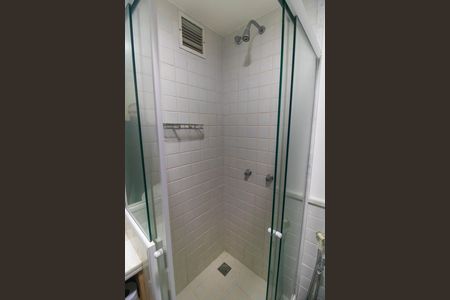 Apartamento à venda com 70m², 2 quartos e 3 vagasBanheiro da Suíte 2