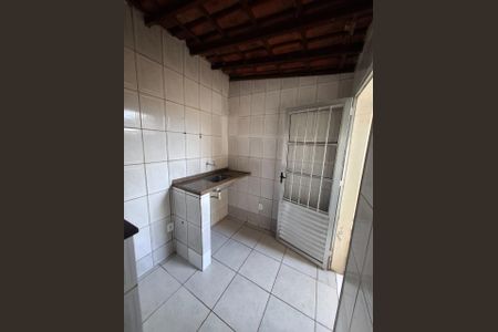 Foto 06 de casa à venda com 2 quartos, 70m² em Santa Monica, Belo Horizonte