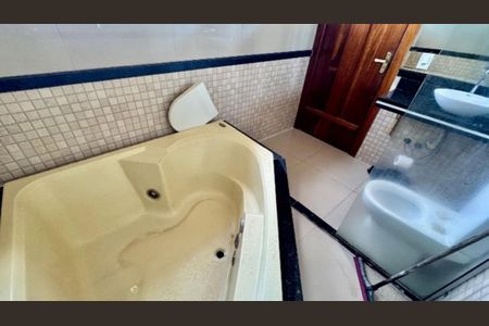 Casa de condomínio à venda com 240m², 3 quartos e 10 vagas Casa de condomínio à venda com 240m², 3 quartos e 10 vagasBanheiro
