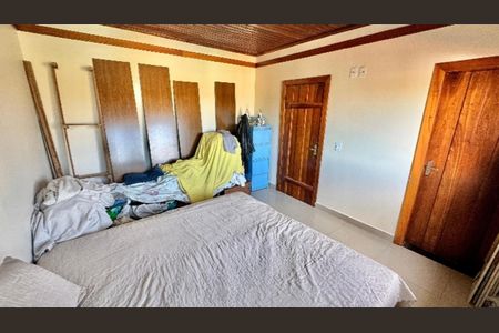 Casa de condomínio à venda com 240m², 3 quartos e 10 vagas Casa de condomínio à venda com 240m², 3 quartos e 10 vagasQuarto