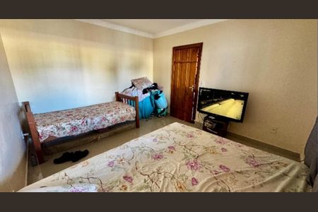 Casa de condomínio à venda com 240m², 3 quartos e 10 vagas Casa de condomínio à venda com 240m², 3 quartos e 10 vagasQuarto