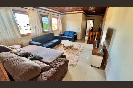 Casa de condomínio à venda com 240m², 3 quartos e 10 vagas Casa de condomínio à venda com 240m², 3 quartos e 10 vagasSala