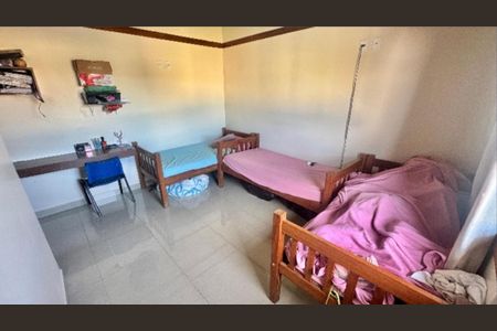 Casa de condomínio à venda com 240m², 3 quartos e 10 vagas Casa de condomínio à venda com 240m², 3 quartos e 10 vagasQuarto