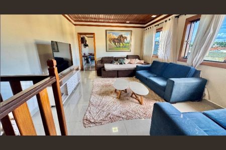 Casa de condomínio à venda com 240m², 3 quartos e 10 vagas Casa de condomínio à venda com 240m², 3 quartos e 10 vagasSala