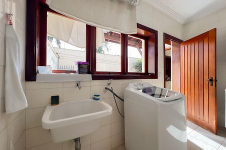 Área de serviço de casa à venda com 4 quartos, 484m² em Jardim Novo Horizonte, Valinhos