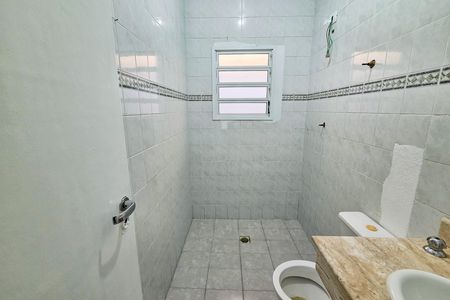 Banheiro Social de casa para alugar com 2 quartos, 80m² em Vila Assuncao, Praia Grande