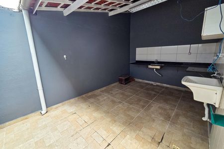 Casa para alugar com 80m², 2 quartos e 2 vagasÁrea de Serviço