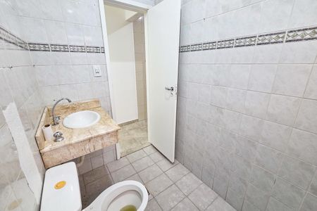 Casa para alugar com 80m², 2 quartos e 2 vagasBanheiro Social