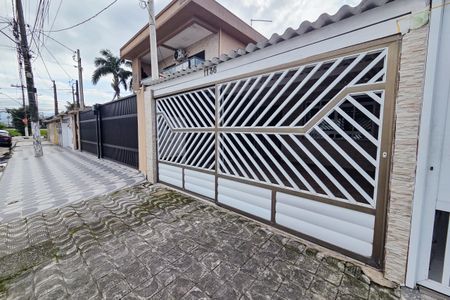 Casa para alugar com 80m², 2 quartos e 2 vagasFachada