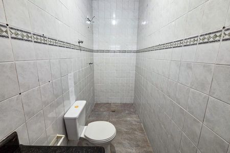 Casa para alugar com 80m², 2 quartos e 2 vagasBanheiro da Suíte 1