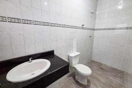 Casa para alugar com 80m², 2 quartos e 2 vagasBanheiro da Suíte 1