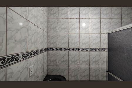 Banheiro de apartamento para alugar com 2 quartos, 45m² em Parque Dourado, Ferraz de Vasconcelos