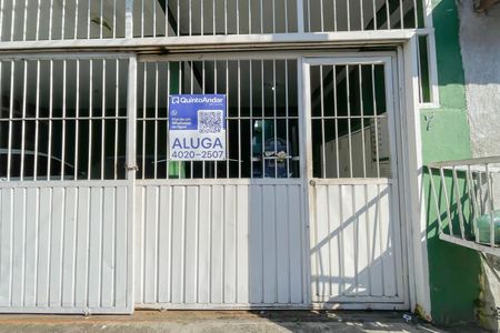Fachada de casa para alugar com 1 quarto, 30m² em Km 18, Osasco