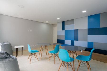 Apartamento à venda com 35m², 2 quartos e 1 vaga Apartamento à venda com 35m², 2 quartos e 1 vagaÁrea comum - Sala de estudos