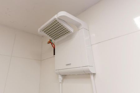 Banheiro de apartamento à venda com 2 quartos, 35m² em Vila Diva, São Paulo
