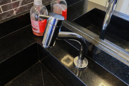 Apartamento à venda com 35m², 2 quartos e 1 vaga Apartamento à venda com 35m², 2 quartos e 1 vagaBanheiro
