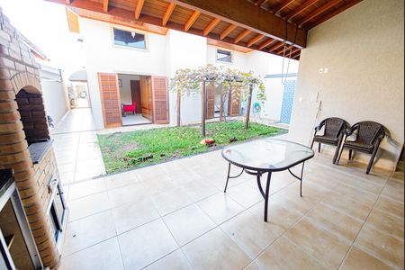 Casa de condomínio para alugar com 250m², 3 quartos e 2 vagas Casa de condomínio para alugar com 250m², 3 quartos e 2 vagasÁrea de Lazer