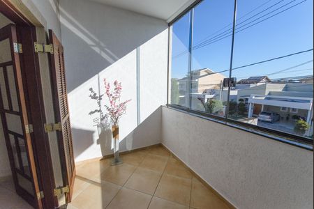 Casa de condomínio para alugar com 250m², 3 quartos e 2 vagas Casa de condomínio para alugar com 250m², 3 quartos e 2 vagasVaranda da Suíte 1