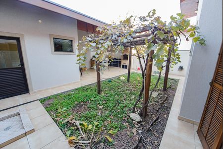 Casa de condomínio para alugar com 250m², 3 quartos e 2 vagas Casa de condomínio para alugar com 250m², 3 quartos e 2 vagasQuintal