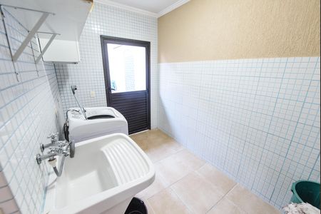 Casa de condomínio para alugar com 250m², 3 quartos e 2 vagas Casa de condomínio para alugar com 250m², 3 quartos e 2 vagasÁrea de Serviço