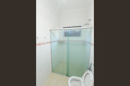 Casa de condomínio para alugar com 250m², 3 quartos e 2 vagas Casa de condomínio para alugar com 250m², 3 quartos e 2 vagasBanheiro da Suíte 2