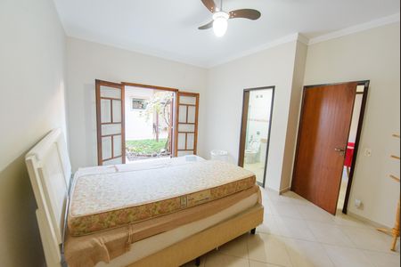 Casa de condomínio para alugar com 250m², 3 quartos e 2 vagas Casa de condomínio para alugar com 250m², 3 quartos e 2 vagasSuíte 2
