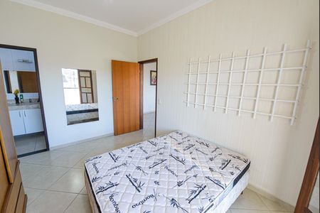 Casa de condomínio para alugar com 250m², 3 quartos e 2 vagas Casa de condomínio para alugar com 250m², 3 quartos e 2 vagasSuíte 1