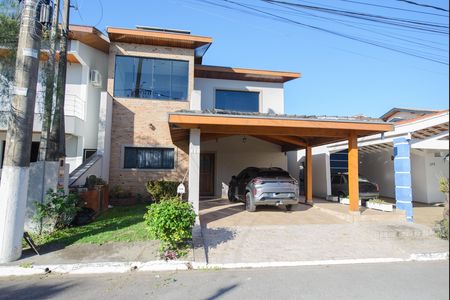 Casa de condomínio para alugar com 250m², 3 quartos e 2 vagas Casa de condomínio para alugar com 250m², 3 quartos e 2 vagasFachada da Casa