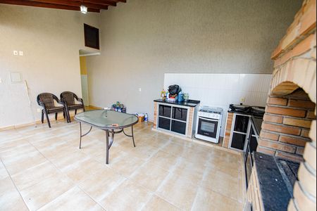 Casa de condomínio para alugar com 250m², 3 quartos e 2 vagas Casa de condomínio para alugar com 250m², 3 quartos e 2 vagasÁrea de Lazer