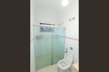 Casa de condomínio para alugar com 250m², 3 quartos e 2 vagas Casa de condomínio para alugar com 250m², 3 quartos e 2 vagasBanheiro da Suíte 2