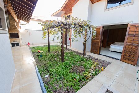 Casa de condomínio para alugar com 250m², 3 quartos e 2 vagas Casa de condomínio para alugar com 250m², 3 quartos e 2 vagasQuintal