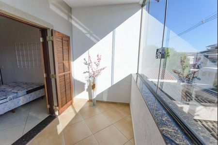 Casa de condomínio para alugar com 250m², 3 quartos e 2 vagas Casa de condomínio para alugar com 250m², 3 quartos e 2 vagasVaranda da Suíte 1