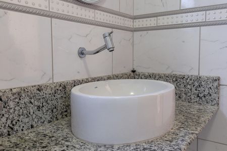 Banheiro social de casa para alugar com 3 quartos, 100m² em Parque Santo Antonio, Guarulhos