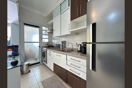 Cozinha de apartamento para alugar com 1 quarto, 70m² em Itacorubi, Florianópolis