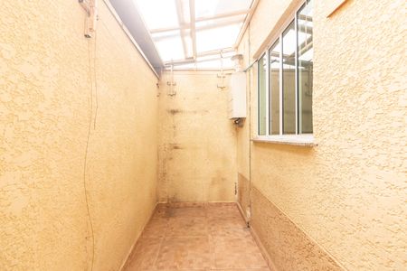 Casa de condomínio à venda com 75m², 2 quartos e 1 vaga Casa de condomínio à venda com 75m², 2 quartos e 1 vagaLavanderia
