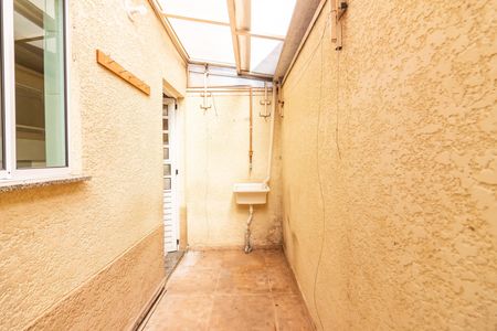 Casa de condomínio à venda com 75m², 2 quartos e 1 vaga Casa de condomínio à venda com 75m², 2 quartos e 1 vagaLavanderia