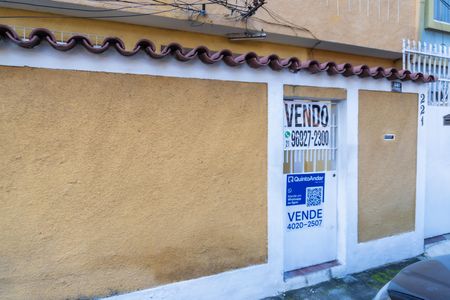 Portão de entrada e adesivo Grande  de casa à venda com 2 quartos, 80m² em Bonsucesso, Rio de Janeiro