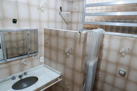 Banheiro de casa à venda com 2 quartos, 80m² em Bonsucesso, Rio de Janeiro