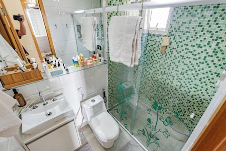 Banheiro de apartamento à venda com 2 quartos, 54m² em Vila Gumercindo, São Paulo