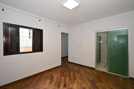 Casa à venda com 242m², 5 quartos e 2 vagasSuíte