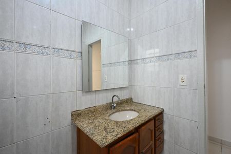 Casa à venda com 242m², 5 quartos e 2 vagasBanheiro 2