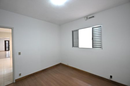 Casa à venda com 242m², 5 quartos e 2 vagasQuarto 4