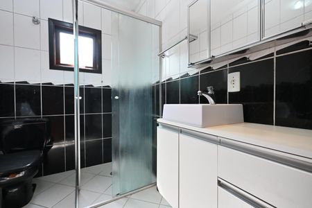 Casa à venda com 242m², 5 quartos e 2 vagasBanheiro